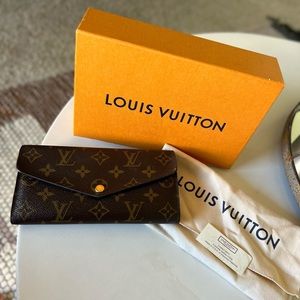 Louis Vuitton Sarah Wallet